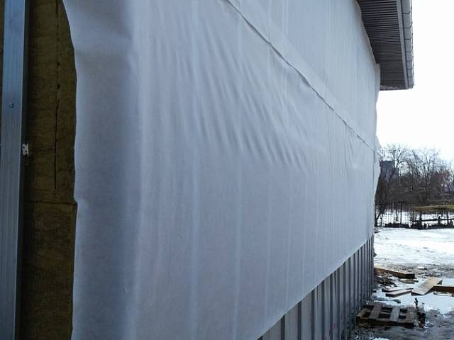 Наружная гидроизоляция стен частного дома в коттеджном поселке Черничный склон