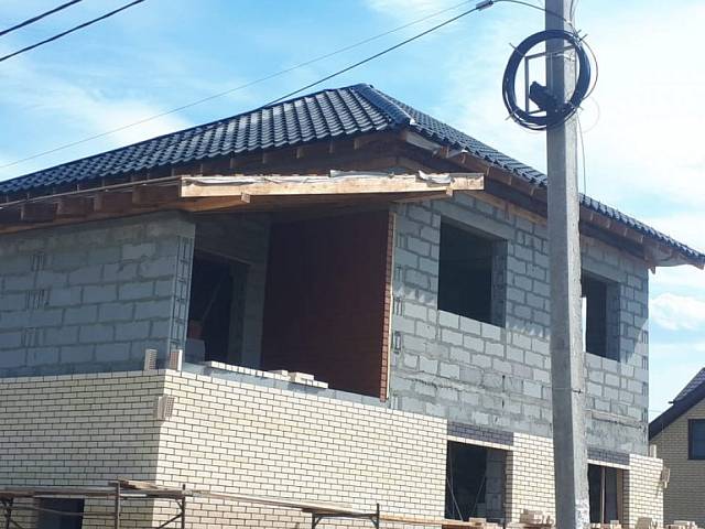 Строительство крыши в деревне Кирполье