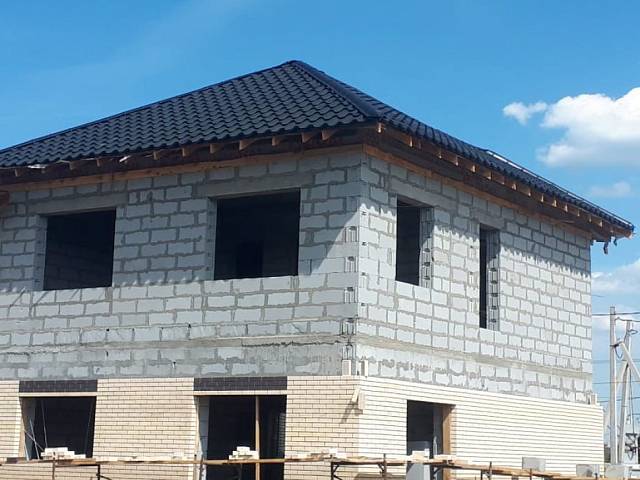 Строительство крыши в деревне Кирполье