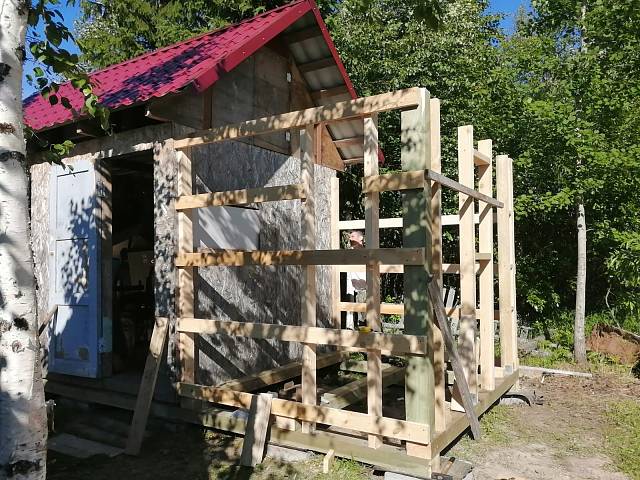 Строительство пристройки к хозблоку в деревне Малые Колпаны